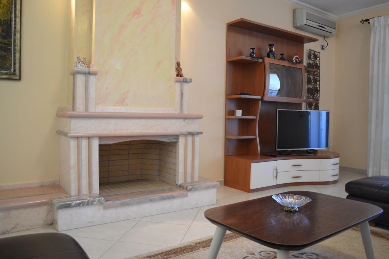 Penthouse 4 Bedrooms Apartment Vlore Bagian luar foto