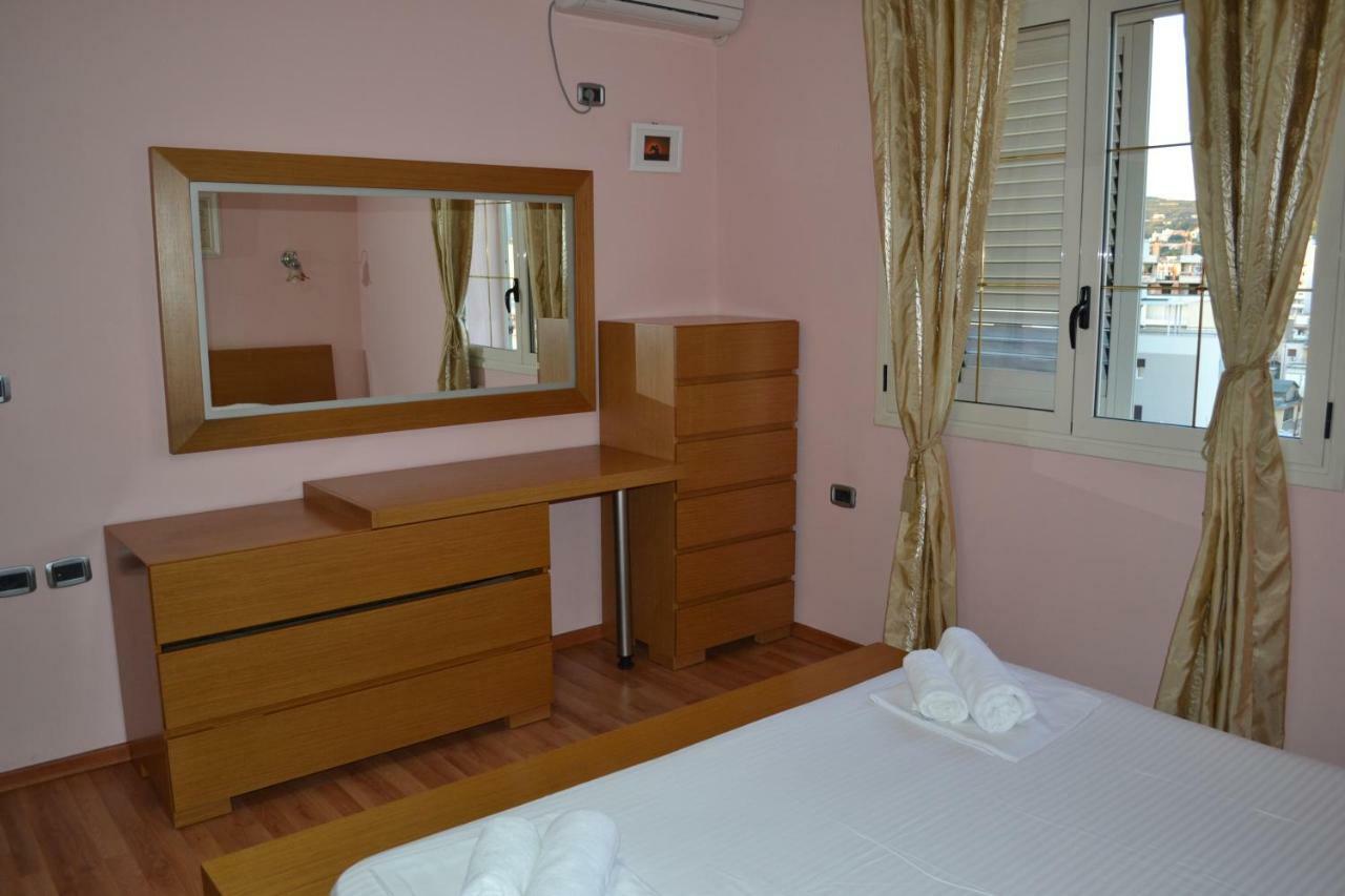 Penthouse 4 Bedrooms Apartment Vlore Bagian luar foto