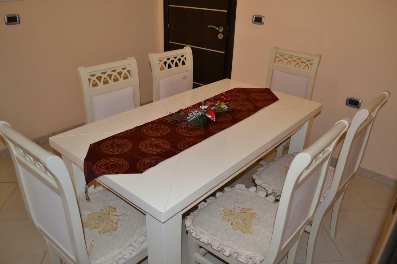 Penthouse 4 Bedrooms Apartment Vlore Bagian luar foto