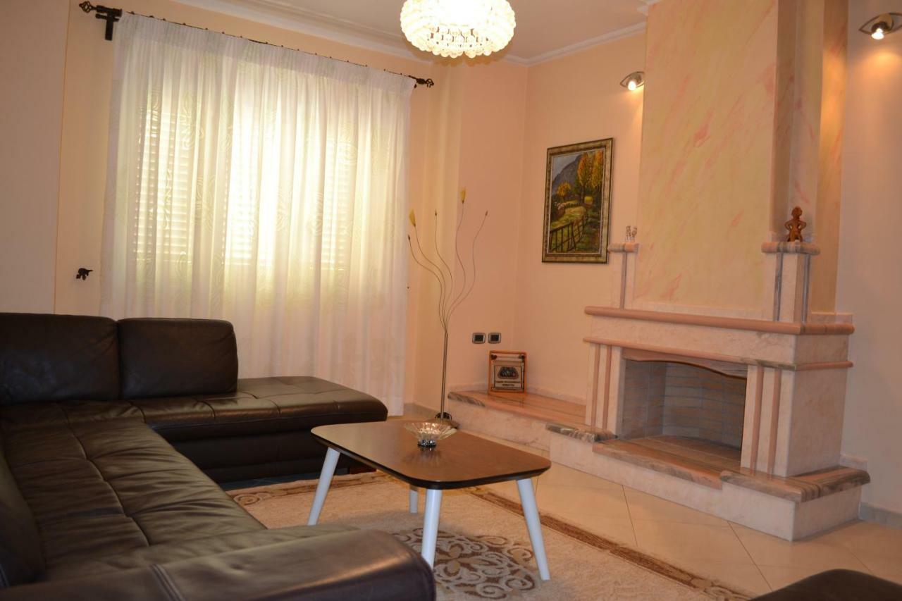 Penthouse 4 Bedrooms Apartment Vlore Bagian luar foto