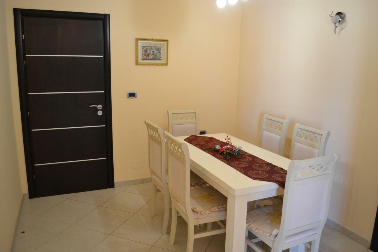 Penthouse 4 Bedrooms Apartment Vlore Bagian luar foto