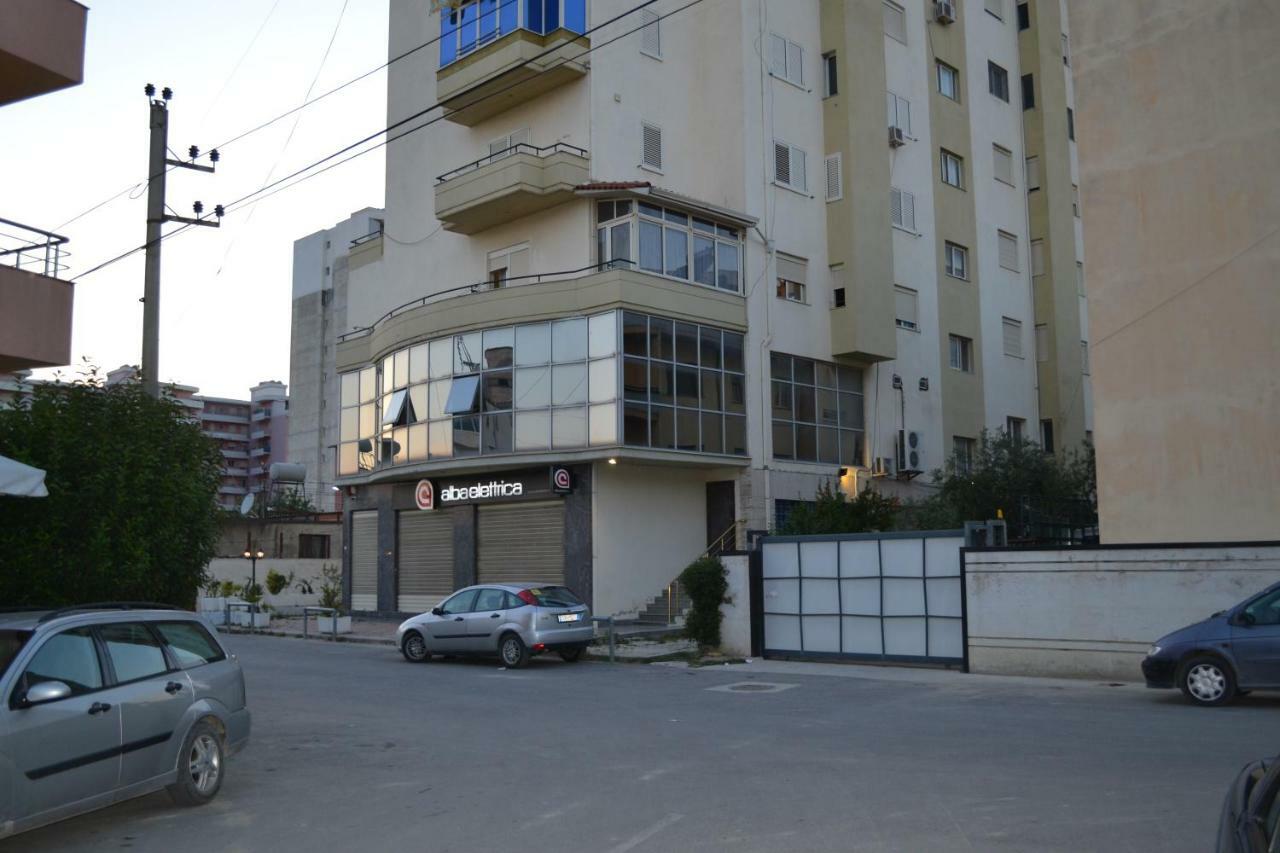 Penthouse 4 Bedrooms Apartment Vlore Bagian luar foto